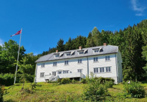 VILLA HASSELBAKKEN